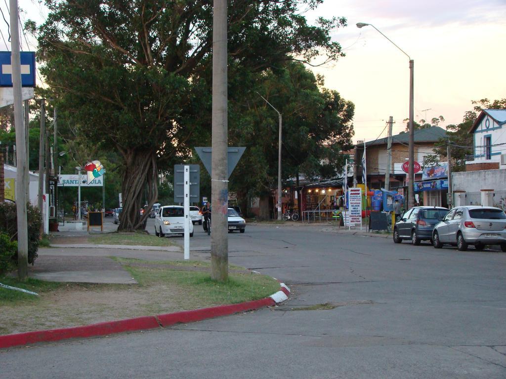 Posada De Mis Padres 拉弗洛雷斯塔 外观 照片