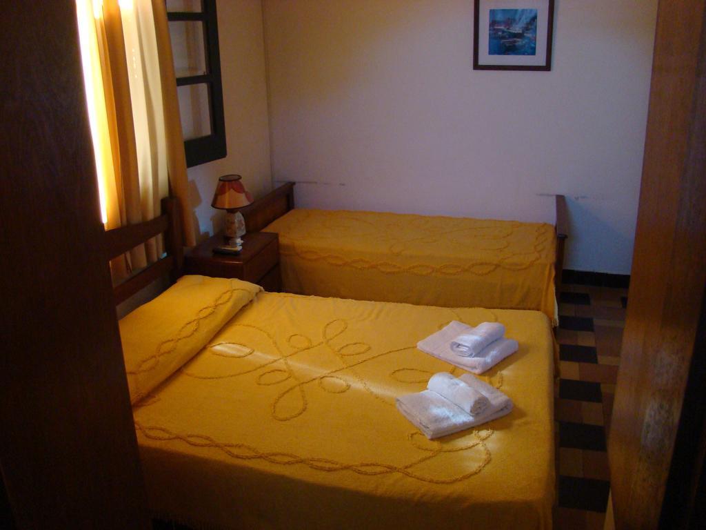 Posada De Mis Padres 拉弗洛雷斯塔 外观 照片
