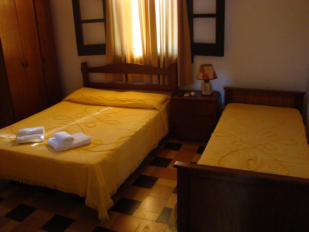 Posada De Mis Padres 拉弗洛雷斯塔 外观 照片